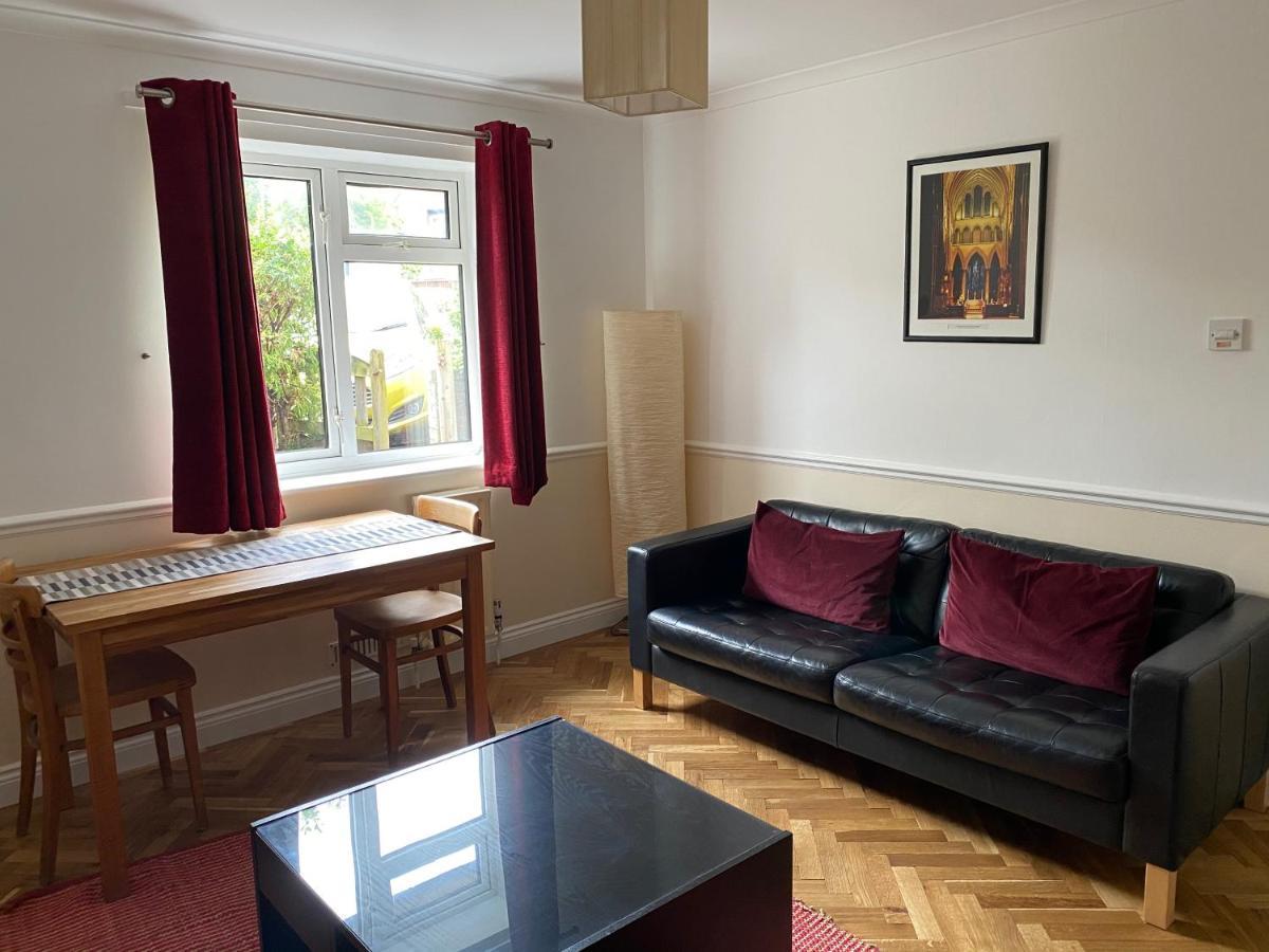 Byways Serviced Apartments Σαλισμπέρι Εξωτερικό φωτογραφία