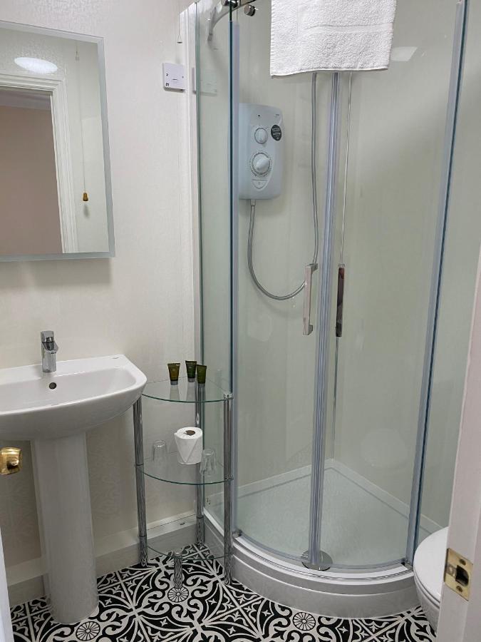 Byways Serviced Apartments Σαλισμπέρι Εξωτερικό φωτογραφία