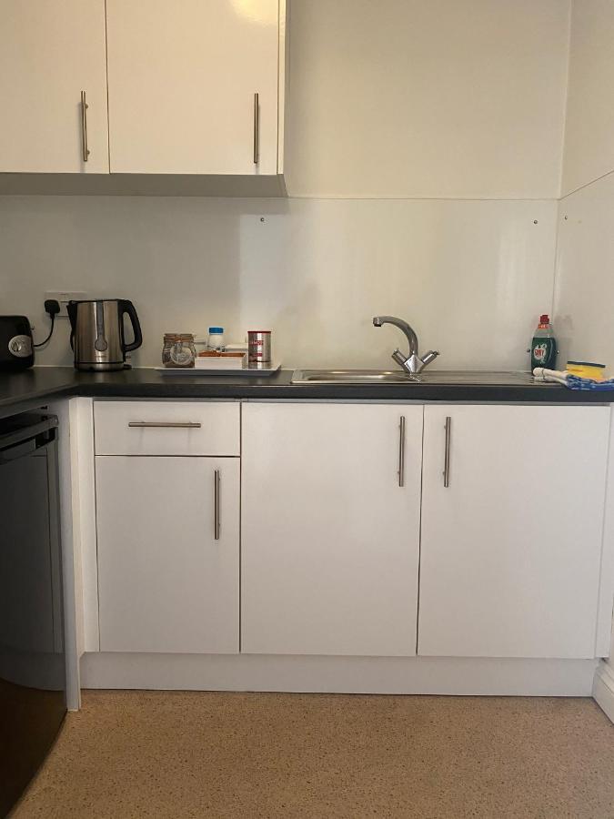 Byways Serviced Apartments Σαλισμπέρι Εξωτερικό φωτογραφία