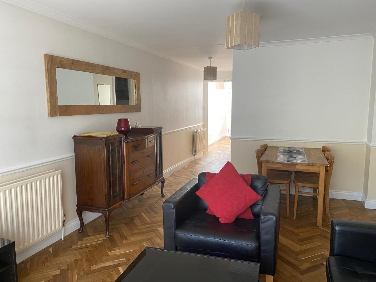 Byways Serviced Apartments Σαλισμπέρι Εξωτερικό φωτογραφία