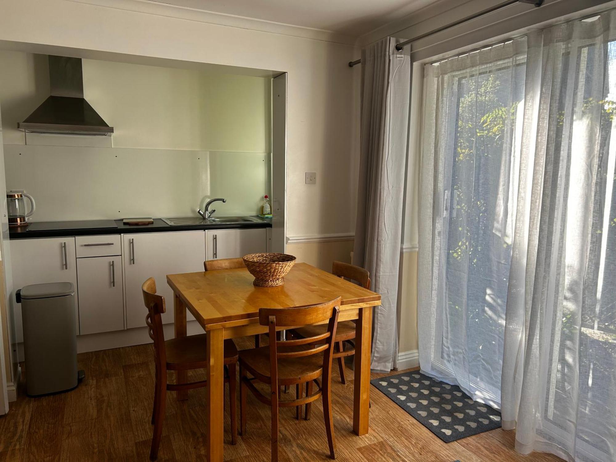 Byways Serviced Apartments Σαλισμπέρι Εξωτερικό φωτογραφία