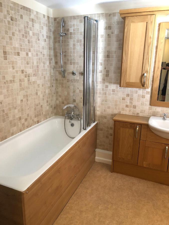 Byways Serviced Apartments Σαλισμπέρι Εξωτερικό φωτογραφία